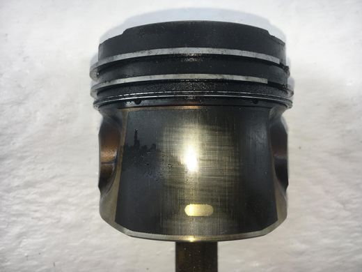 Шатун VOLVO XC60 2008-2013 (з поршнем, для двигуна D5244T) 31339269, 31339269, A
