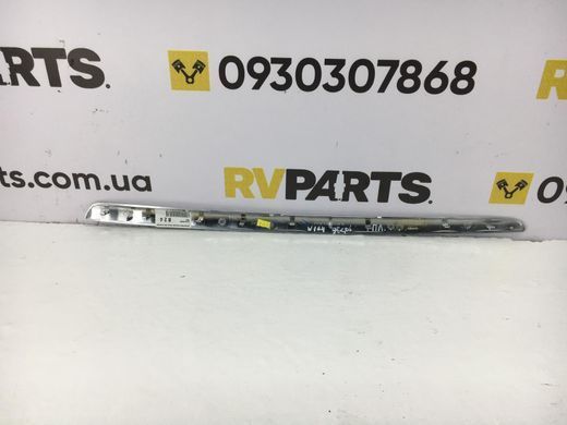 Декоративні накладки передні ліві внутрішні MERCEDES ML 320 W164 2005-2008 A1647200522, A1647200522, A