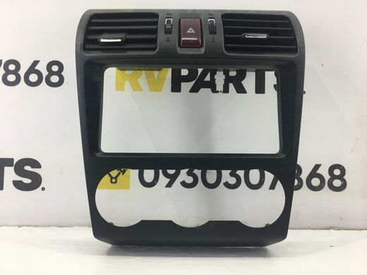 Накладка торпедо SUBARU FORESTER S13 2014-2018 (з кнопкою аварійної сигналізації та повітряними дефлекторами) 66065FJ010, 66065FJ010, B