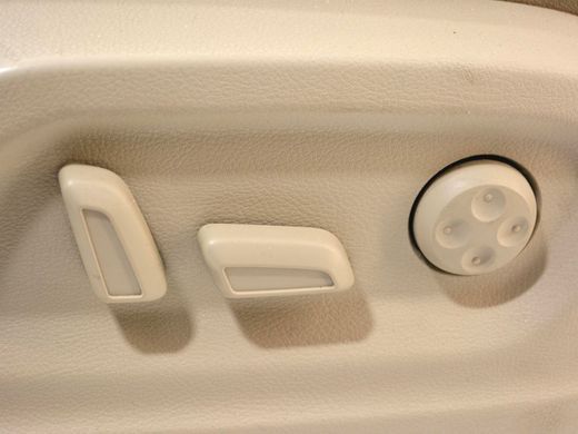 Сидіння переднє праве AUDI Q5 2008-2012 (електричне, без Airbag, з підголовником) 8R0881106, 8R0881106, B