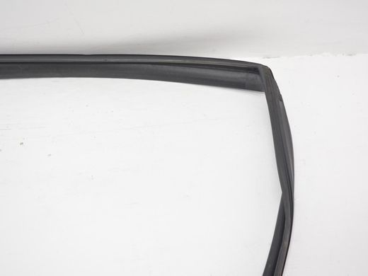 Ущільнювач бічного скла передній правий TOYOTA AVENSIS T27 2009-2011 68141-05040, 68141-05040, A
