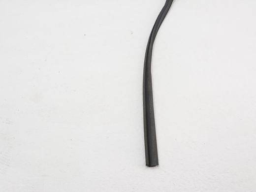 Ущільнювач бічного скла передній правий TOYOTA AVENSIS T27 2009-2011 68141-05040, 68141-05040, A