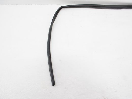Ущільнювач бічного скла передній правий TOYOTA AVENSIS T27 2009-2011 68141-05040, 68141-05040, A