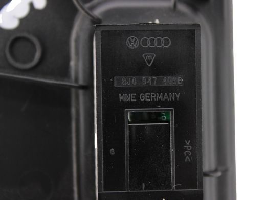 Накладка крышки багажника правая AUDI Q3 F3 2018-2025 (в зборі з підсвіткою 8J0947409B) 83A867658A, 83A867658A, B