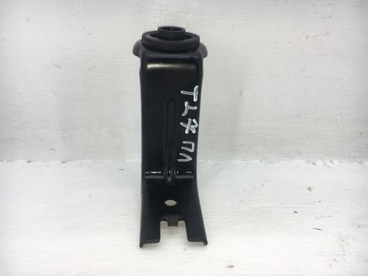 Кронштейн радіатора верхній лівий правий TOYOTA AVENSIS T27 2009-2011 16533-0R020, 16533-0R020, A