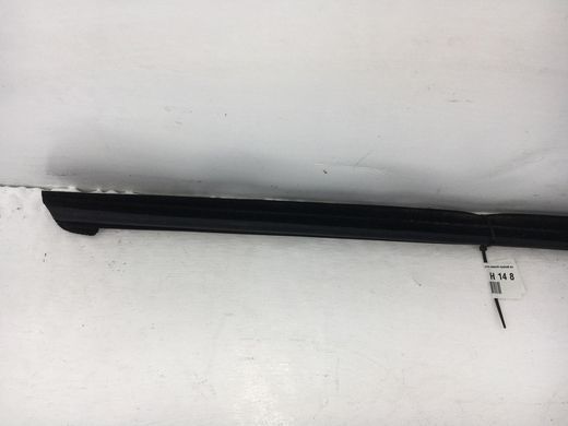 Ущільнювач бічного скла нижній правий внутрішній HYUNDAI I40 2011-2015 82241-3Z000, 82241-3Z000, A