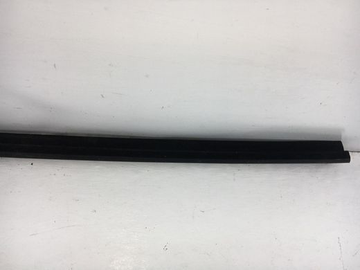 Ущільнювач бічного скла нижній правий внутрішній HYUNDAI I40 2011-2015 82241-3Z000, 82241-3Z000, A