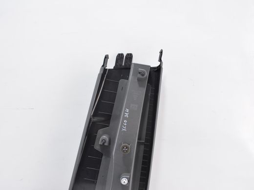 Накладка средней стойки нижняя левая внутренняя VOLVO XC60 2008-2013 (6841930) 39818025, 39818025, B