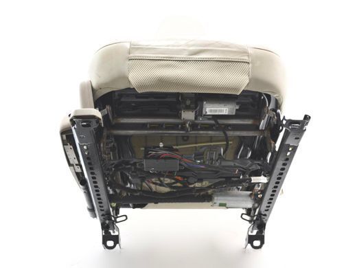 Сидіння переднє праве VOLVO XC60 2008-2013 (електричне, без Airbag, з підголівником) 6841910, 6841910, B