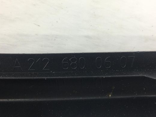 Заглушка в торпеду правая MERCEDES E220 W212 2012-2016 A2126800607, A2126800607, A