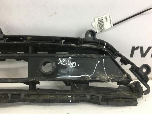 Решетка бампера нижняя VOLVO XC40 2017- (дефект) 31449342, 31449342, C