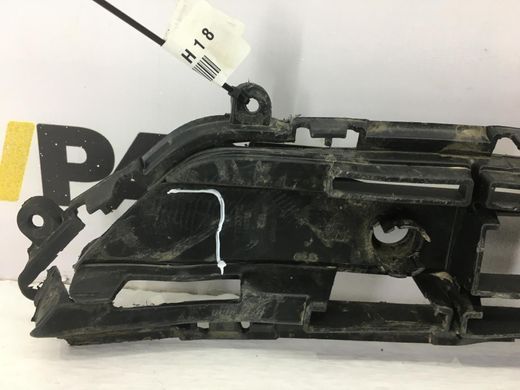 Решетка бампера нижняя VOLVO XC40 2017- (дефект) 31449342, 31449342, C