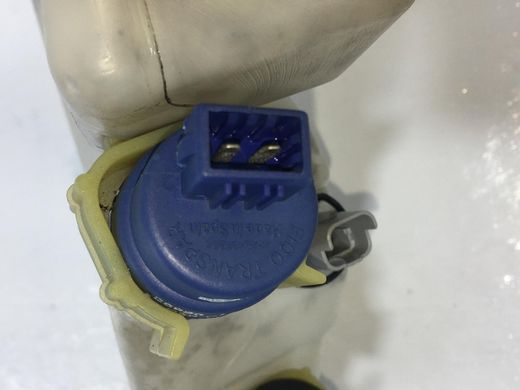 Бачок омивача NISSAN NAVARA D40 2005-2010 (в зборі) 28910EB520, 28910EB520, A