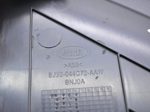 Накладка центральної консолі права LAND ROVER RANGE ROVER EVOQUE L538 2011-2015 (LR025674) BJ32044C72AAW, BJ32044C72AAW, A