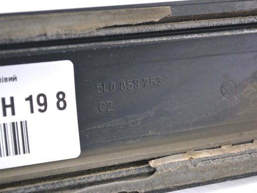 Молдинг двери задний левый SKODA YETI 2009-2013 5L0853753, 5L0853753, B