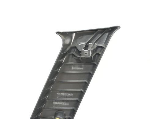 Накладка задньої стійки права VOLVO V50 P12 2010-2012 (39893312) 8641780, 8641780, B
