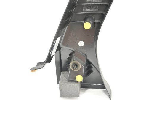 Накладка задньої стійки права VOLVO V50 P12 2010-2012 (39893312) 8641780, 8641780, B