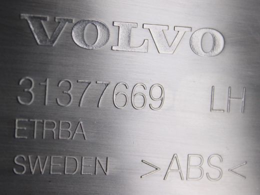 Накладка средней стойки нижняя левая внутренняя VOLVO S90 SPA 2016-2020 (31377669) 39835242, 39835242, A