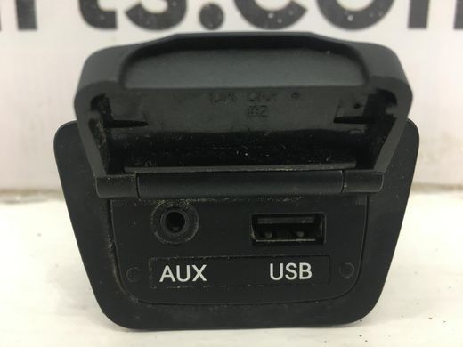 Роз'єм USB/AUX HYUNDAI SANTA FE CM 2006-2009 96121-2W000, 96121-2W000, A