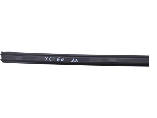 Уплотнитель боковых стекол нижний задний левый внутренний VOLVO XC60 2013-2017 30762372, 30762372, A