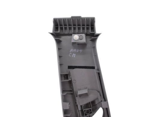 Накладка средней стойки верхняя правая внутренняя TOYOTA RAV4 CA30W 2005-2010 62410-42040-B0, 62410-42040-B0, A