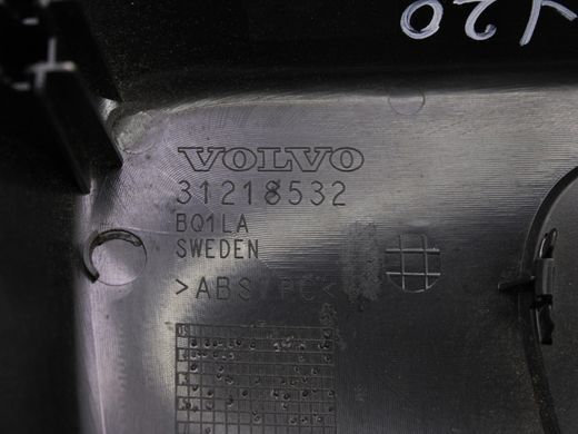 Накладка дзеркала верхня внутрішня VOLVO V60 Y20 2013-2018 (31218531) 31218532, 31218532, A