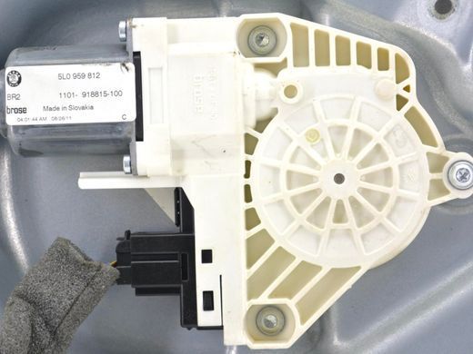 Стеклоподъемник задний правый SKODA YETI 2009-2013 (в зборі з моторчиком 5L0959812) 5L0839402, 5L0839402, A
