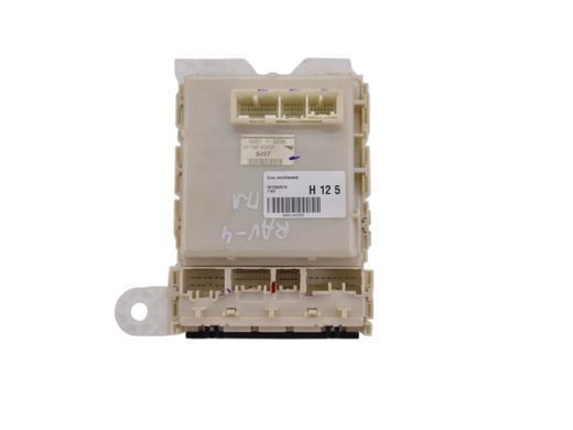 Блок запобіжників TOYOTA RAV4 CA30W 2005-2010 8273042010, 8273042010, A