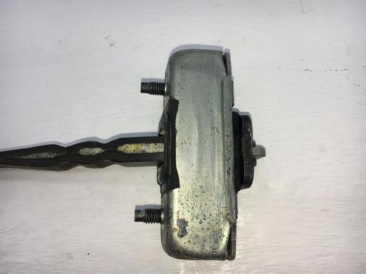Обмежувач дверей передній лівий правий TOYOTA AVENSIS T27 2009-2011 68610-05050, 68610-05050, A