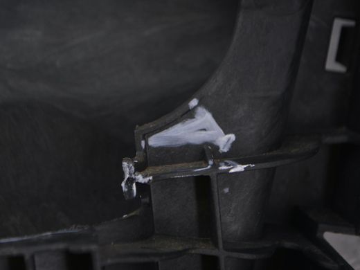 Кронштейн замка дверей передній лівий VOLVO XC60 2008-2013 (дефект) 31301169, 31301169, B