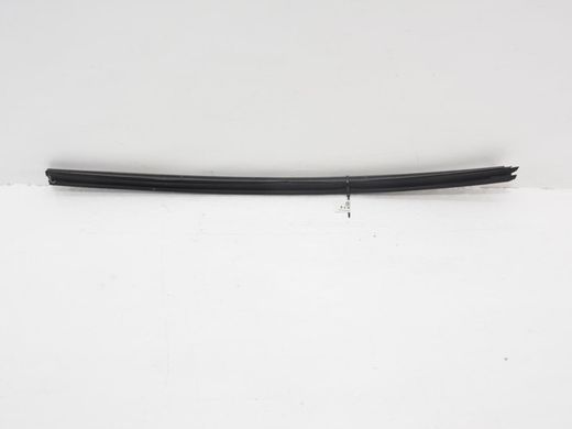 Уплотнитель боковых стекол нижний передний левый внутренний TOYOTA AVENSIS T27 2009-2011 68172-05060, 68172-05060, A