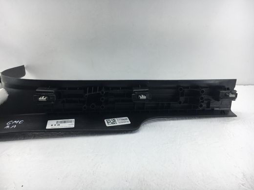 Накладка порога передня ліва внутрішня GMC ACADIA 2016-2019 (84610085) 84134358, 84134358, B