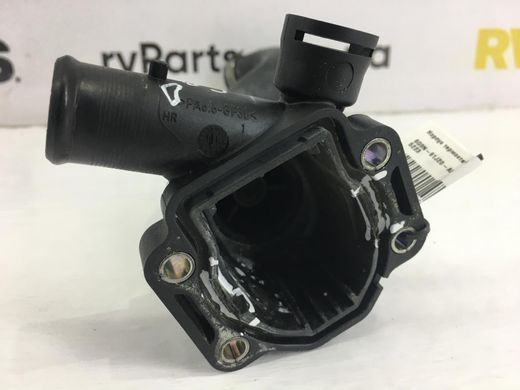 Корпус термостата VOLVO XC90 2002-2014 (з патрубком №31319441) 6G9N-61J20-AD, 6G9N-61J20-AD, B