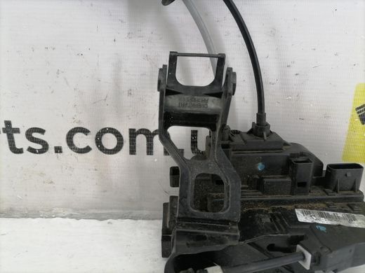 Замок двери передний правый HYUNDAI SANTA FE CM 2006-2009 (зігнутий кронштейн) 81320-2B060, 81320-2B060, A