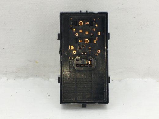Кнопка включения мотора стеклоподъемника передняя правая CHEVROLET TRAX U200 2013-2016 95188248, 95188248, A