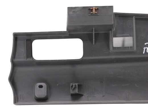 Накладка торпедо нижня права VOLVO V60 Y20 2013-2018 8630198, 8630198, B