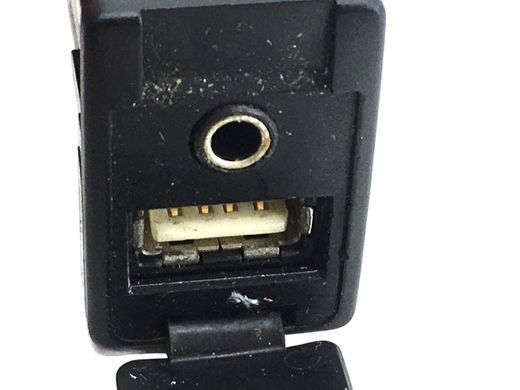 Разъем USB/AUX TOYOTA AVENSIS T27 2012-2015 86190-02070, 86190-02070, A