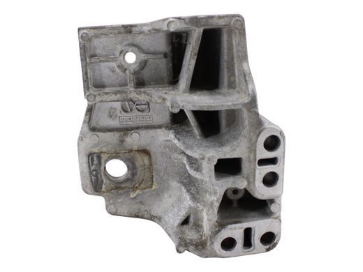 Кронштейн опоры двигателя передний правый LAND ROVER DISCOVERY SPORT L550 2014-2019 (BJ324P096CB) LR037029, LR037029, A