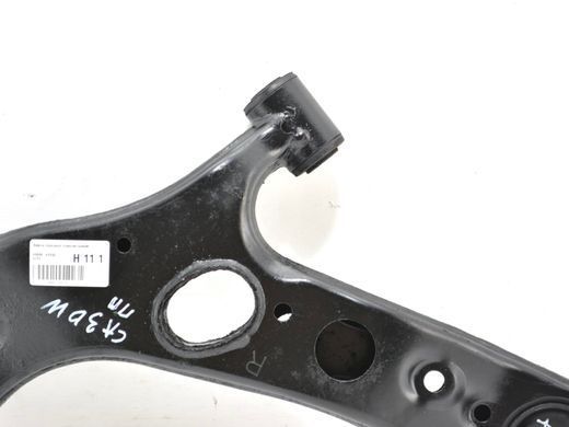 Рычаг передней подвески правый TOYOTA RAV4 CA30W 2005-2010 (сайлентблок під заміну) 48068-42050, 48068-42050, B