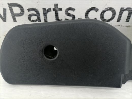 Заглушка сидіння передня права TOYOTA AVENSIS T27 2009-2011 7186105060C0, 7186105060C0, A