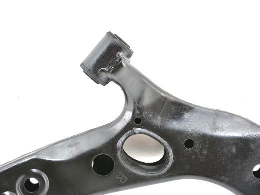 Рычаг передней подвески правый TOYOTA RAV4 CA30W 2005-2010 (сайлентблок під заміну) 48068-42050, 48068-42050, B