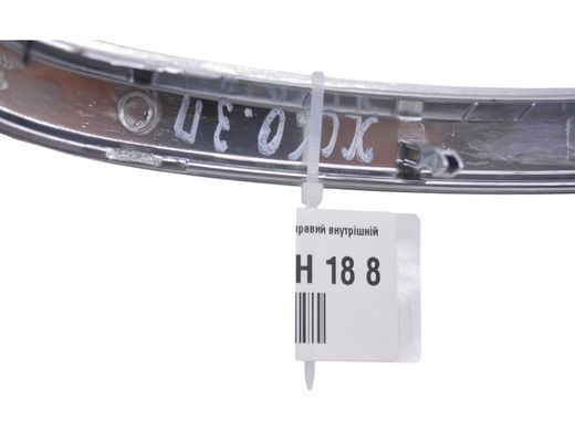 Молдинг дверей задній правий внутрішній VOLVO XC60 2008-2013 (8635882) 30781184, 30781184, A