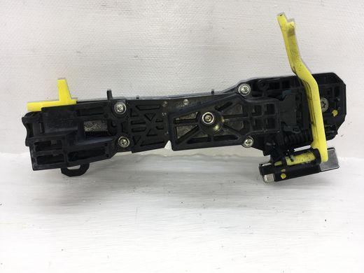Ручка дверей зовнішня задня ліва TOYOTA AVENSIS T27 2009-2011 (в зборі) 69204-05042, 69204-05042, B