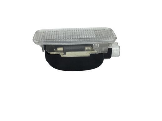 Плафон освітлення салону передній лівий правий TOYOTA AVENSIS T27 2012-2015 81330-05050, 81330-05050, A