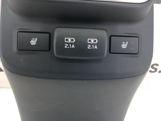 Накладка центральної консолі задня SUBARU OUTBACK B16 2019- (з дефлектором 92145AN00A, кнопками підігріву 83245AN01A, 83245AN02A) 92132AN00A, 92132AN00A, A
