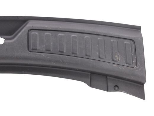 Накладка замка багажника LAND ROVER DISCOVERY SPORT L550 2019- (FK72113A10A) LR060584, LR060584, A