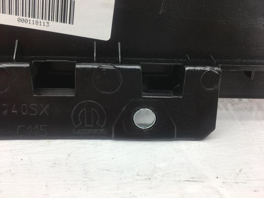 Накладка двери верхняя задняя левая внешняя JEEP RENEGADE 2018- 68431527AA, 68431527AA, A