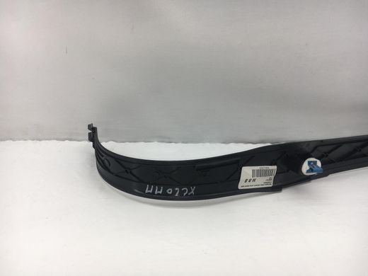 Накладка стійки лобового скла нижня права внутрішня VOLVO XC60 2008-2013 (31271397) 39867447, 39867447, B