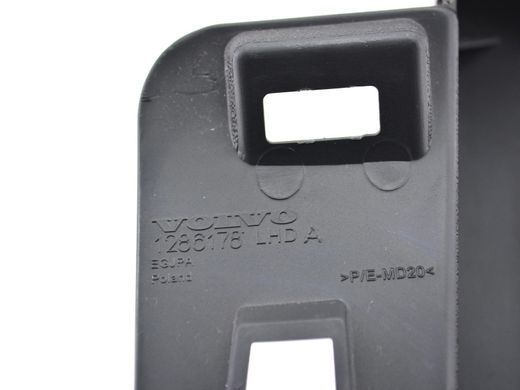 Накладка торпедо правая VOLVO XC60 2013-2017 (бардачка) 1286178, 1286178, A