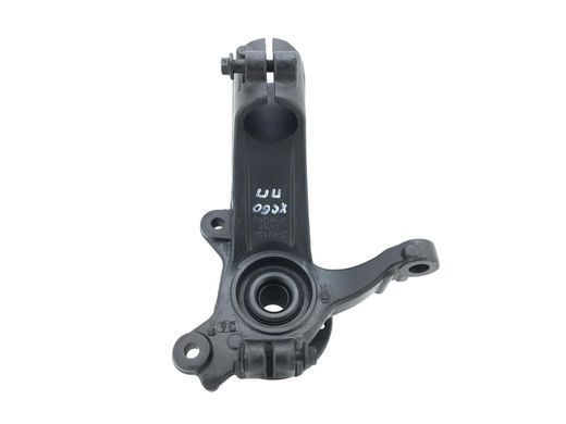 Кулак поворотный передний правый VOLVO XC60 2013-2017 (7G913K170M, зі ступицею №32425868) 31451327, 31451327, A